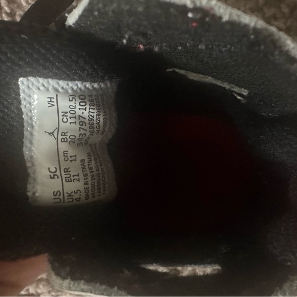 Jordan Toddler's True Flight White/Varsity Red-Black. - Picture 5 of 5